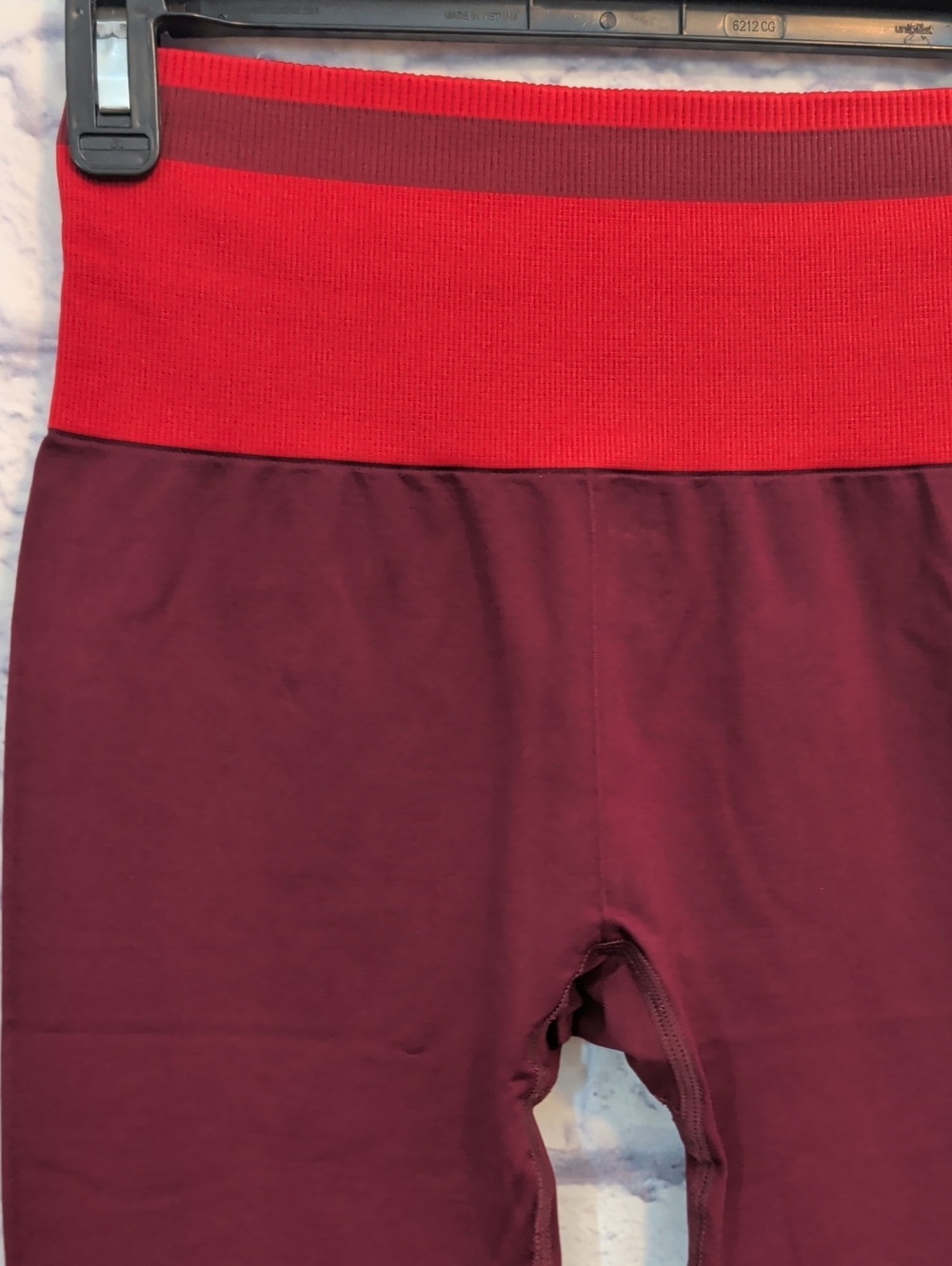 Fabletics High-Waist Burgundy & Cherry Red 7/8 Seamless Leggings - Size Small - Picture 4 of 7